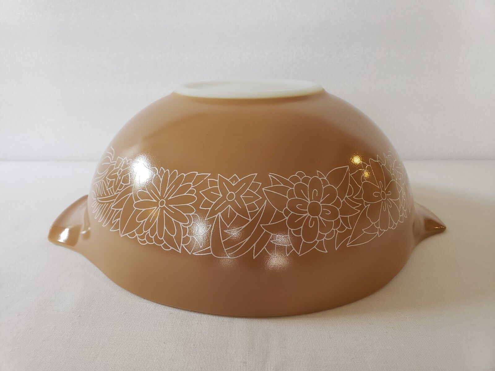 Pyrex 10 Inch Woodland Brown 443 Cinderella Mixing Bowl Outlined Flower Vintage