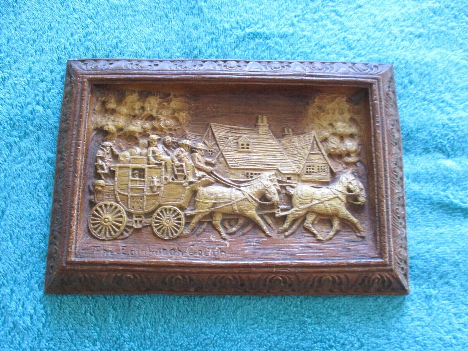 THE EDINBURGH COACH WALL HANGING DECORATIVE COLLECTIBLE 9.5 x 6.5 INCHES