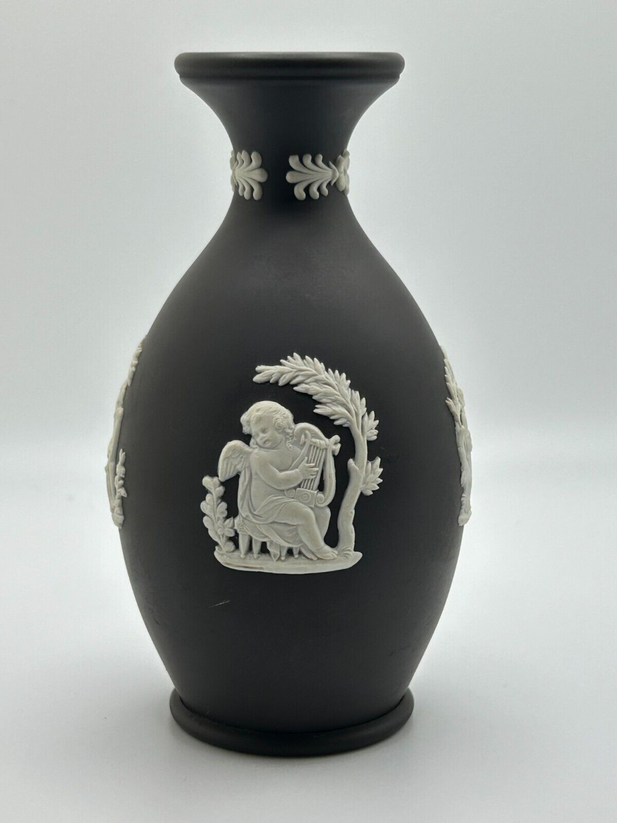 VTG HTF Black Wedgwood Wedgewood Basalt Jasperware Vase Greek Images 4.5 inch