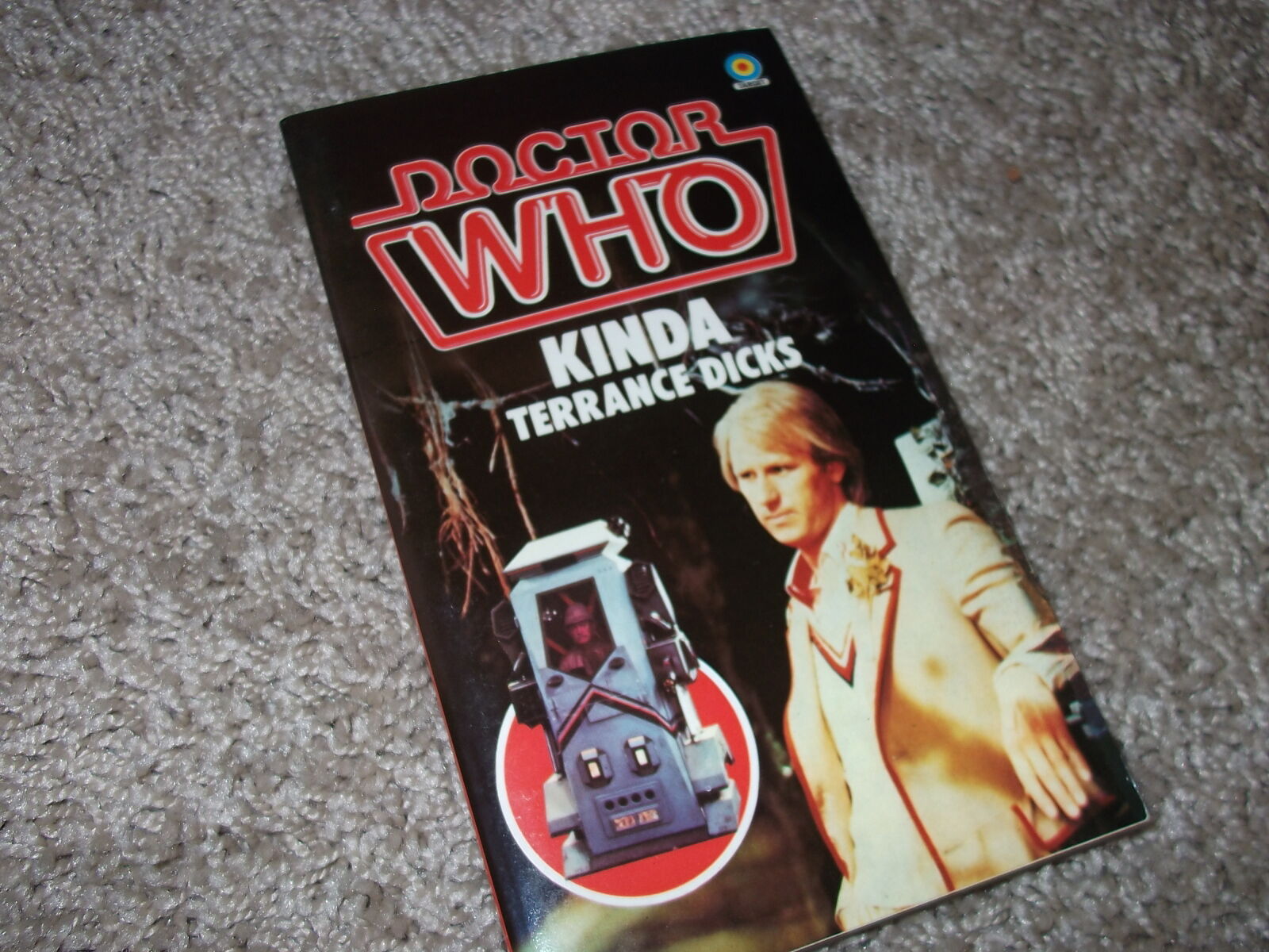 DOCTOR WHO KINDA UK vintage paperback book Target near mint NOS 5th Doctor 1983