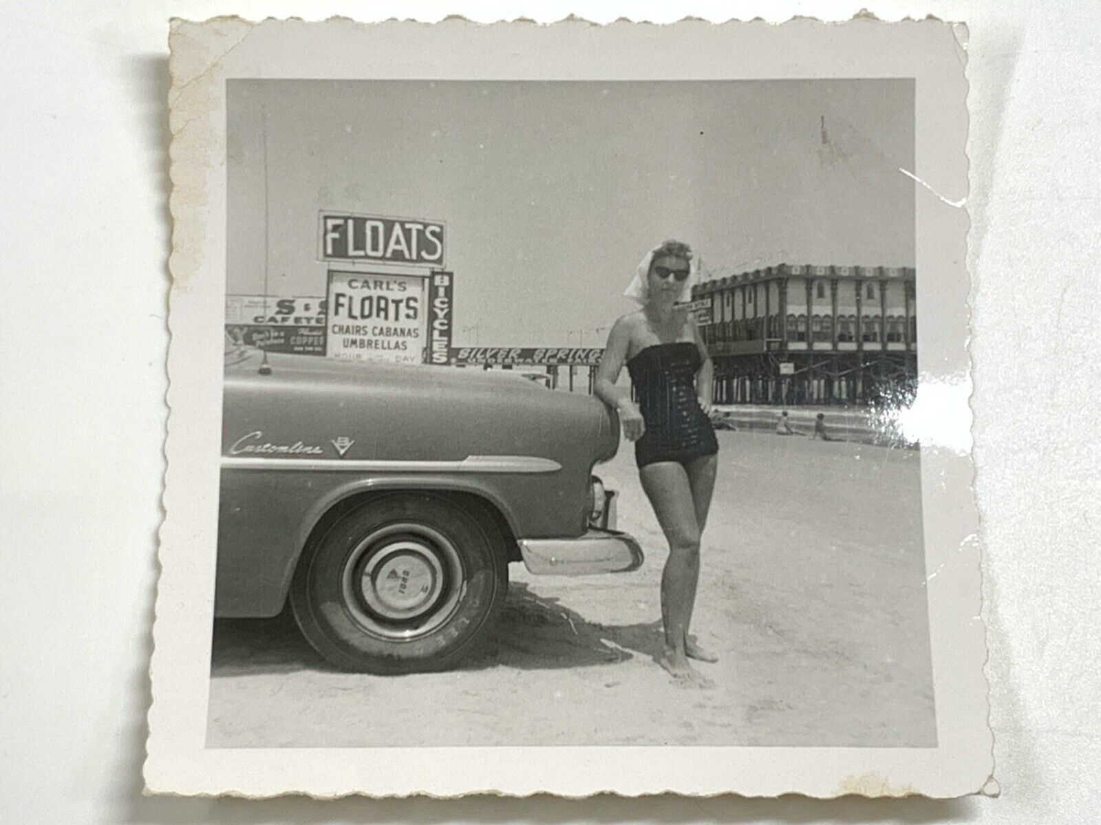 FOUND PHOTO Found Photograph Silver Springs Beach Posing Woman Carls Floats 