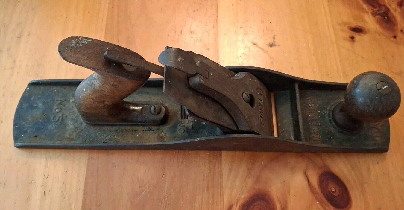 Stanley Bailey No. 5 1/2 Smooth Bottom Wood Plane Woodworking Vintage