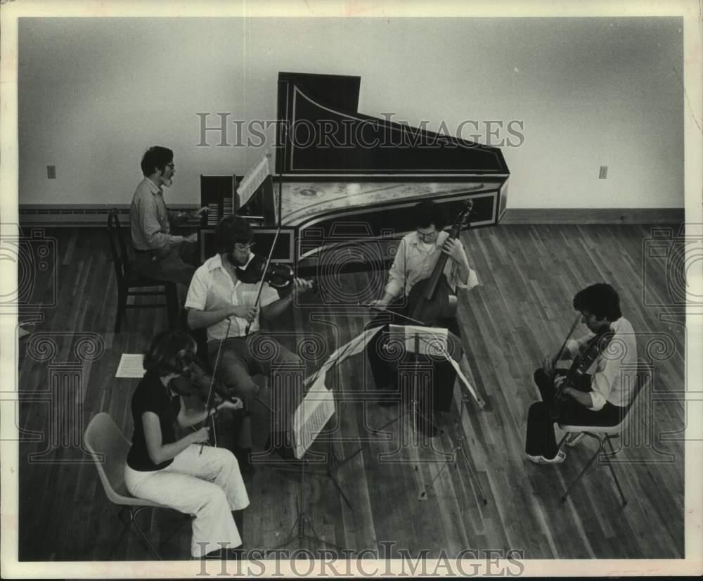 1979 Press Photo Baroque Festival Ensemble rehearses for concert in New York