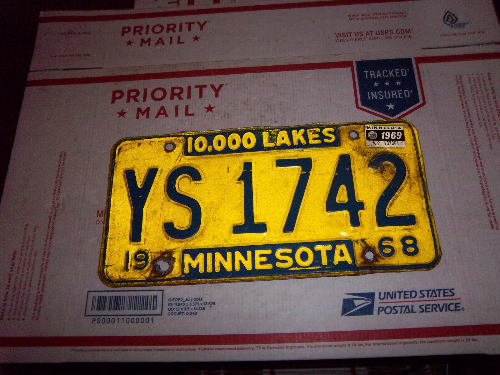 Vintage 1968  YS-1742  Minnesota  10,000 Lakes  License Plate 