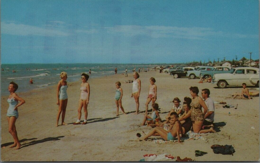 Beach View Treasure Island Motel Ingleside Ontario Canada Postcard B352