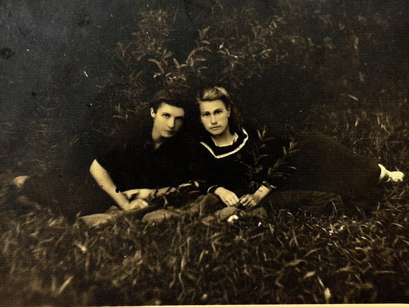 1949 Vintage Photo Young Girls Best Girlfriends Lying in Grass Portrait Snapshot