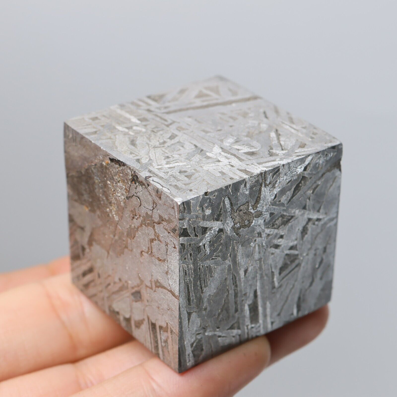 269g Muonionalusta meteorite cube R1910