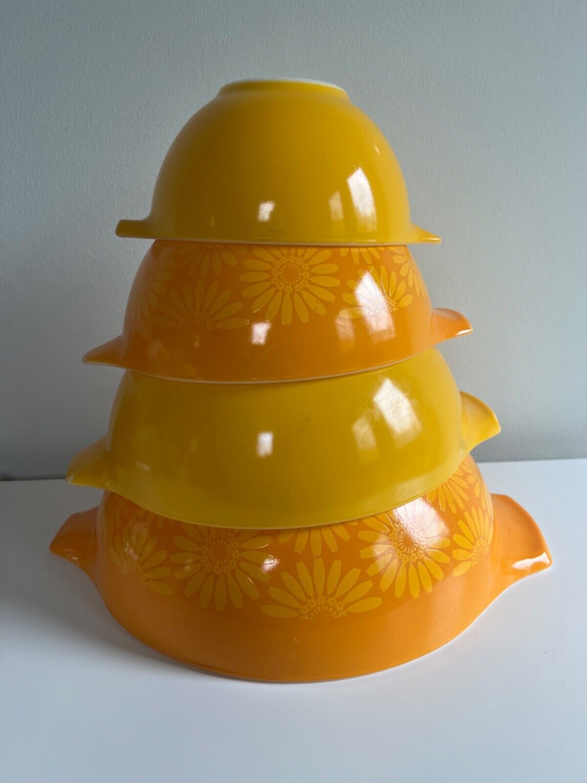 Vtg PYREX Yellow Orange Sunflower Daisy Cinderella Nesting Bowl Set of 4