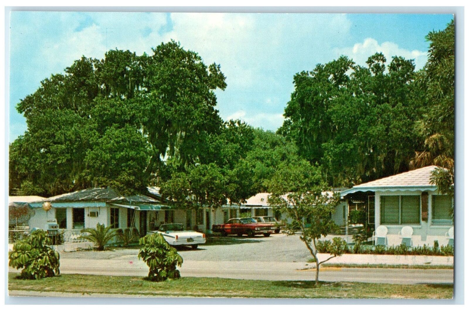 c1960\'s Tami Trail Motel Exterior Roadside Sarasota Florida FL Unposted Postcard