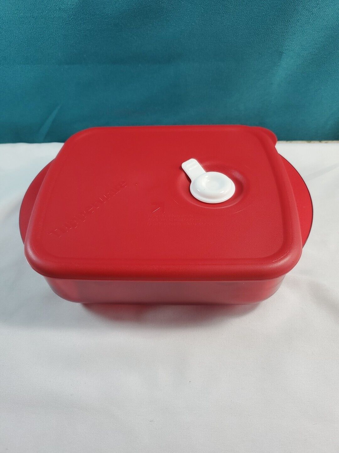 Tupperware Vent N Serve Small Microwaveable 550ml / 2.25 cup Candy Apple Red New