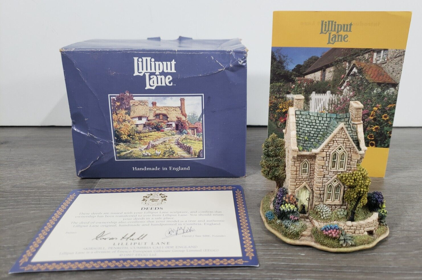 VTG Lilliput Lane Hubble Bubble L2132 COMPLETE IN BOX WITH DEED  RETIRED 2001