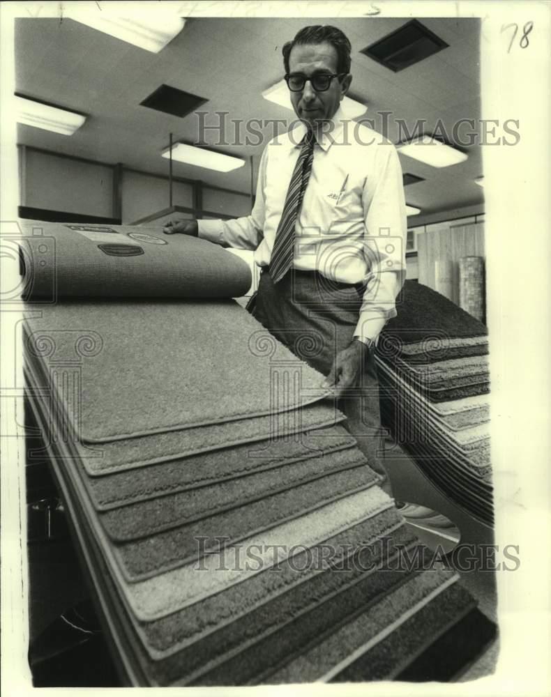 1979 Press Photo Modern Flooring Inc. owner Arnold Levy offers birthday sale