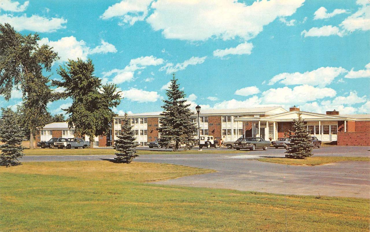 Canton, NY New York UNIVERSITY INN Near St Lawrence University ROADSIDE Postcard