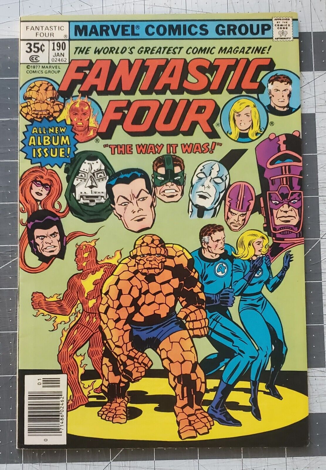 Fantastic Four #190 (Marvel, 1977) Dr Doom, Silver Surfer, Galactus Very Fine