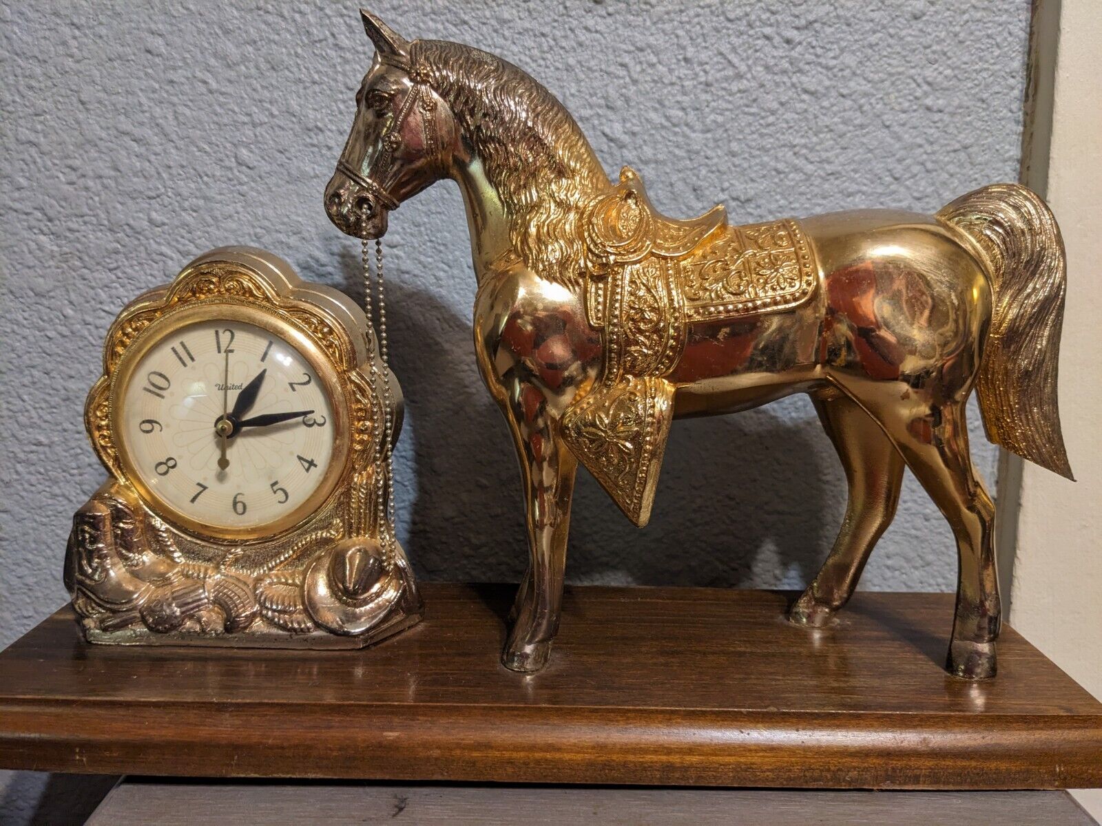 Vintage 1950\'s United Clock Brass Horse Mantel Model #315 Works
