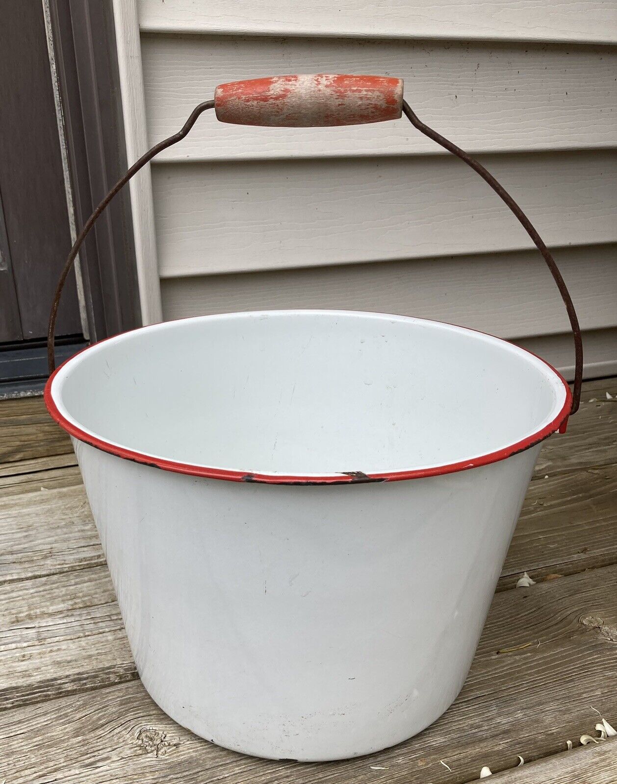 Vintage White Large Enamel Metal Pot Pail Bucket w/ Red Wood Handle 8\