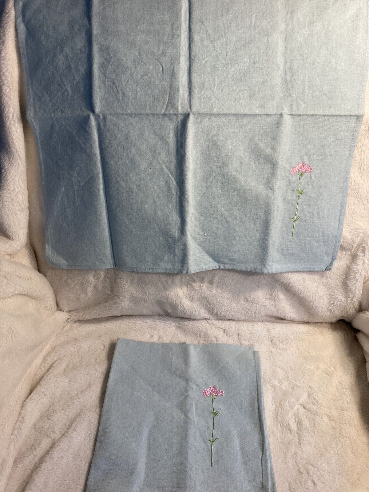 Napkins Linen Set Of 2 Flower Embroidered 19” Square (U2)