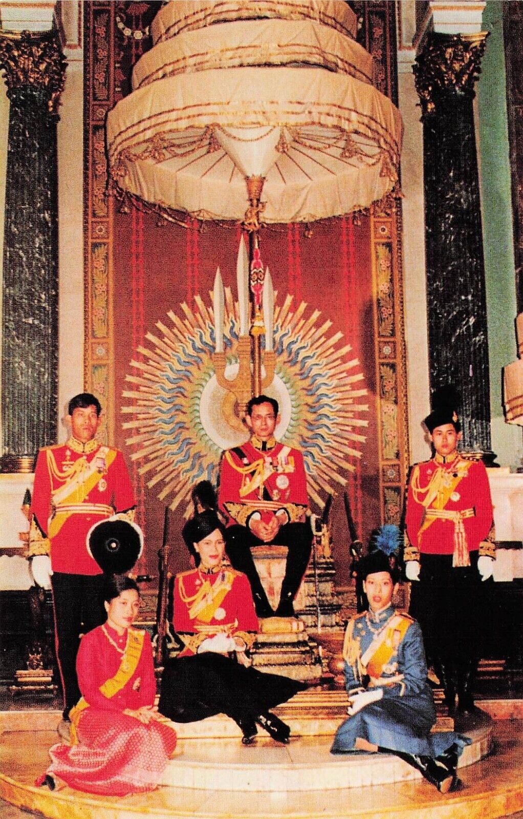 Postcard Vin (1)THA, Bangkok King & Queen & their Highnesses A285 UP (487)