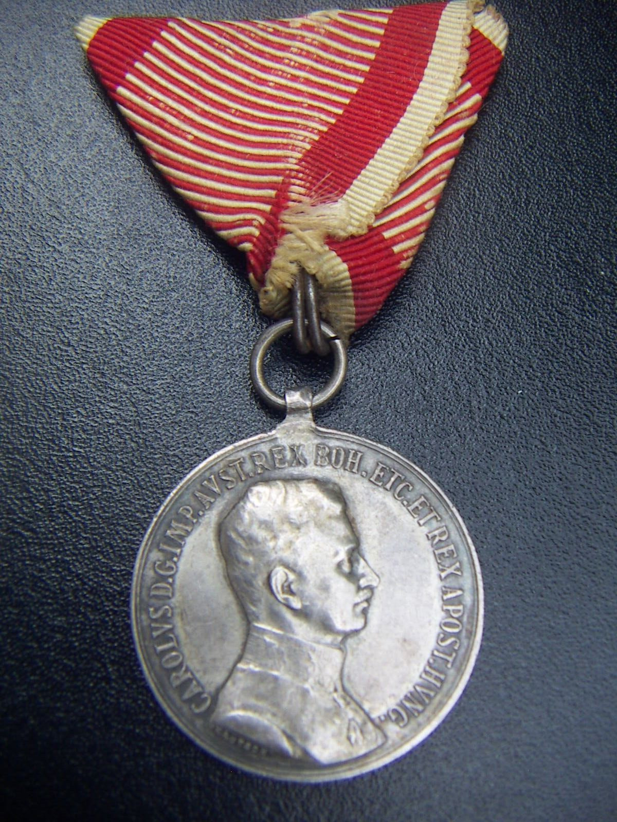 WWI AUSTRIA HUNGARY KARL I  I.CLASS OFFICER BRAVERY SILVER MEDAL 1917-1918 ISSUE