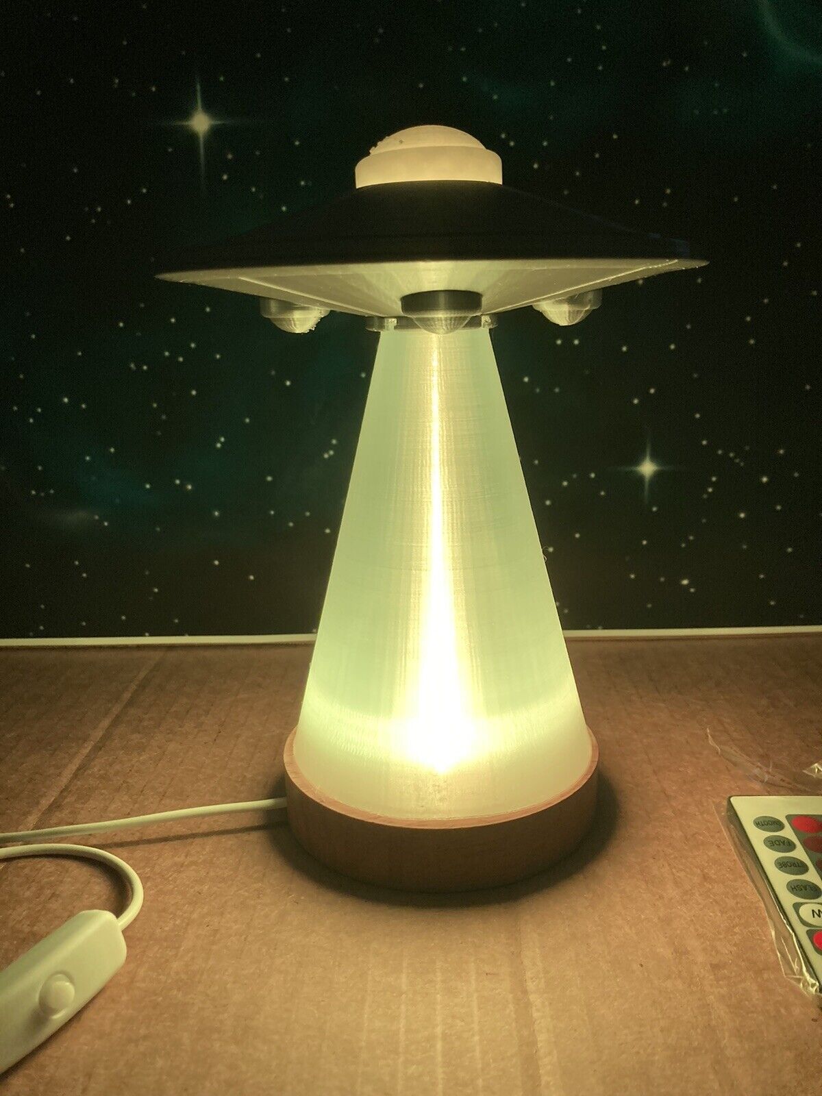 UFO Desk Lamp,Alien Desk Lamp,Space Ship Lamp,Alien Lamp,X Files,