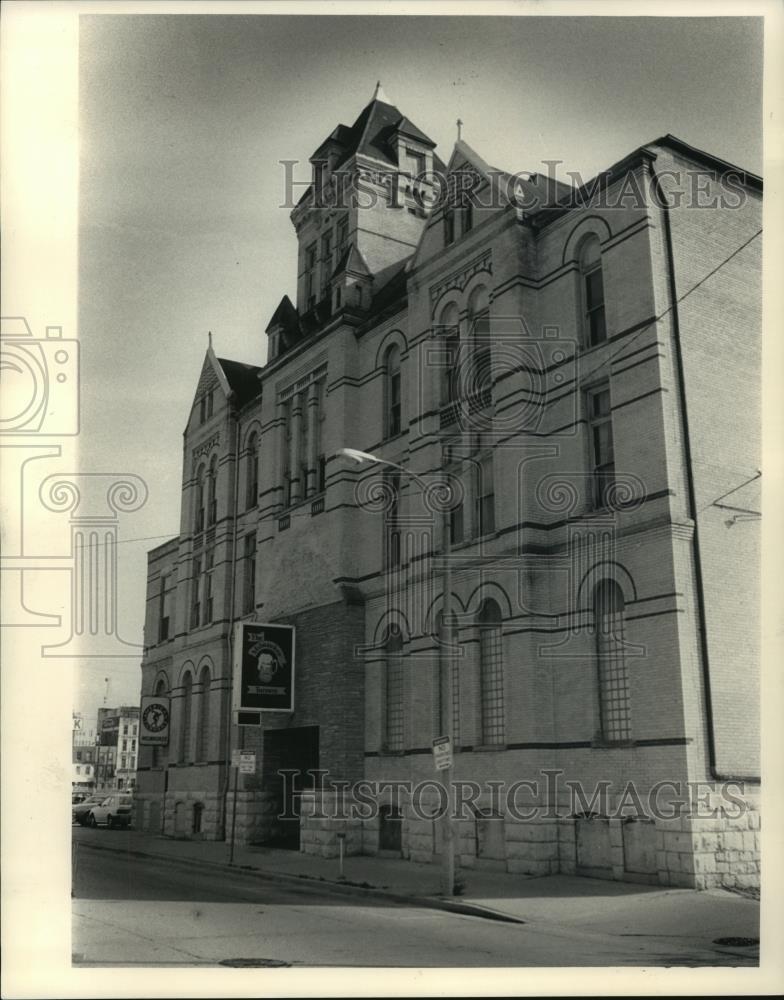 1967 Press Photo Historic Turner Hall in Milwaukee is a downtown fixture.