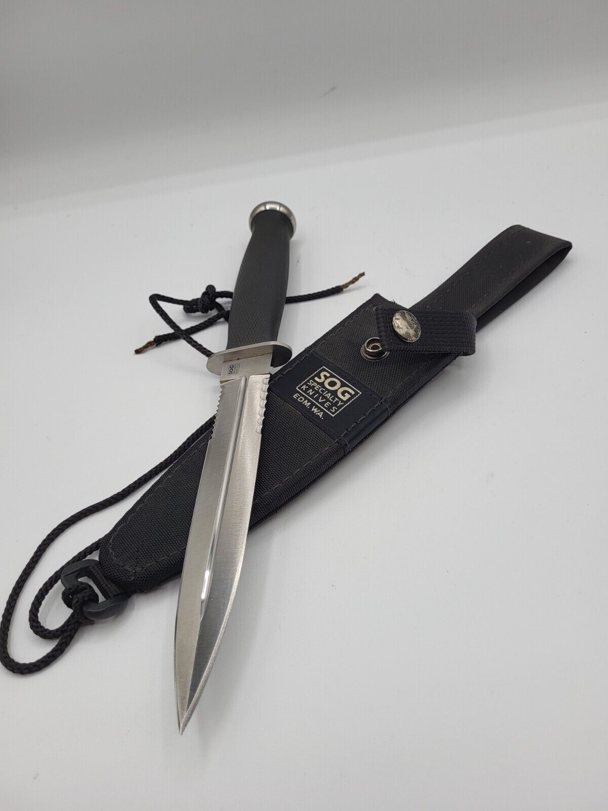 SOG DESSERT DAGGER Seki Japan Serrated Specialty knives AUTHENTIC RARE