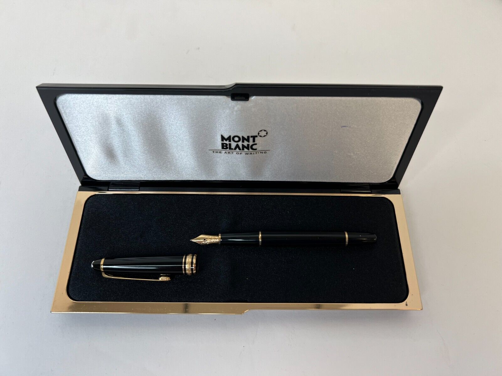 Montblanc Meisterstruck 4810 14K Gold 585 Fountain Pen with Case