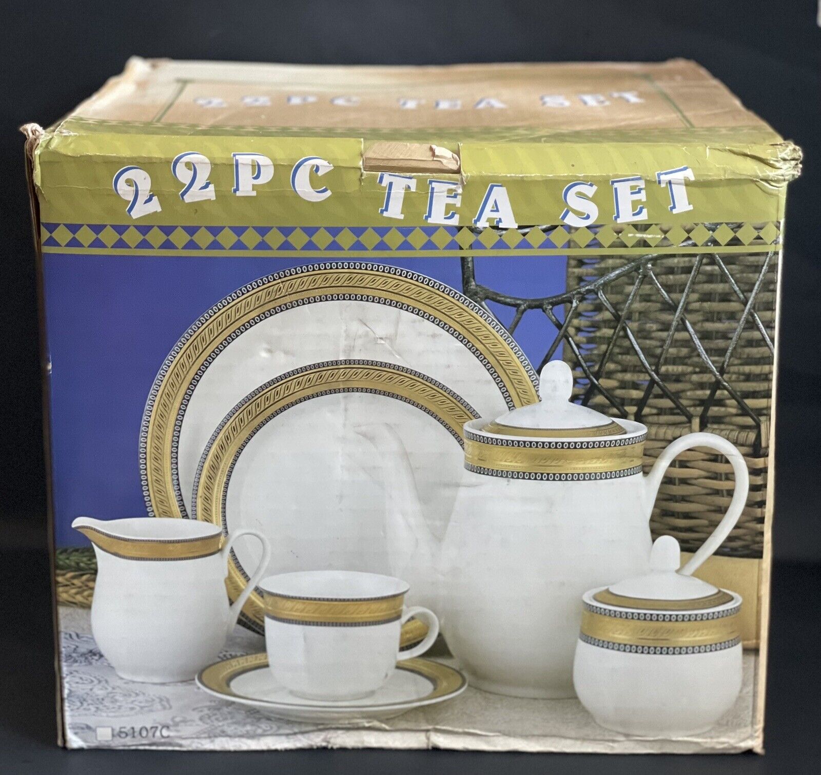 Queen’s Luxury 24k Gold Plated Porcelain 25 pc Tea Set (New In Open Box)