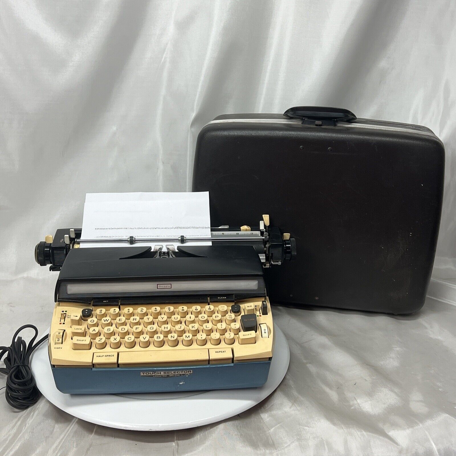 Vintage Sears Medalist Electric 12 Blue/Black Vintage Typewriter With Case.