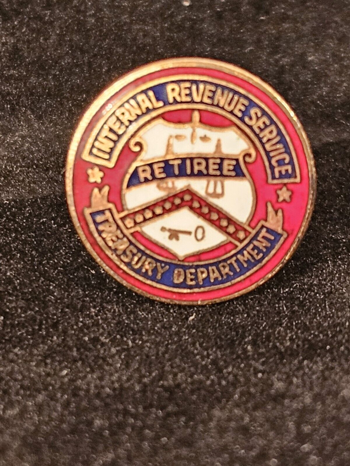 Vintage 10K Gold Internal Revenue Service Treasury Dept Retiree Pin 2 Grams