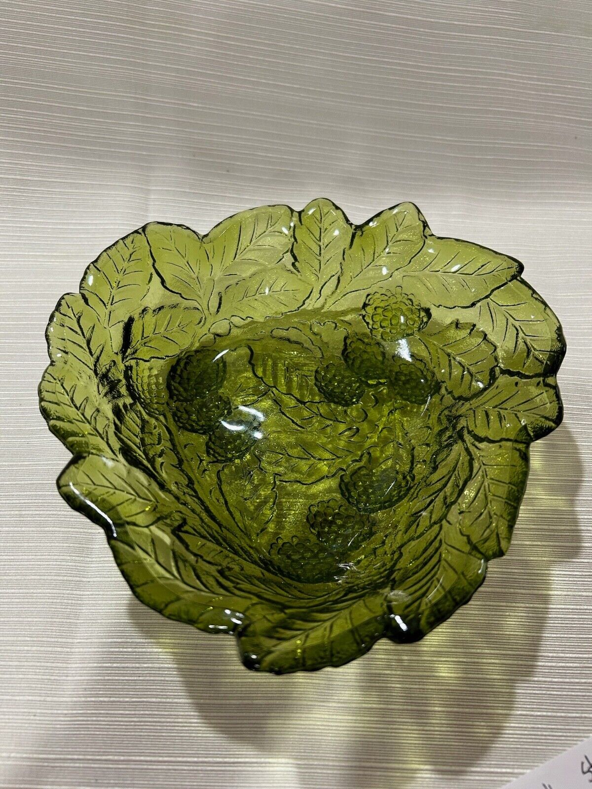 Vintage Green Indiana Glass Co Loganberry Bowl Embossed Leaves & Berries