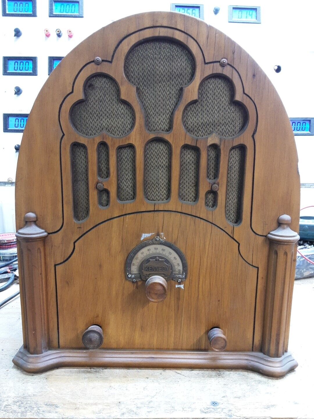 1931 KENNEDY  COSMOPOLITAN   -  Rare CATHEDRAL -  Model 63A - ROYALTY OF RADIOS