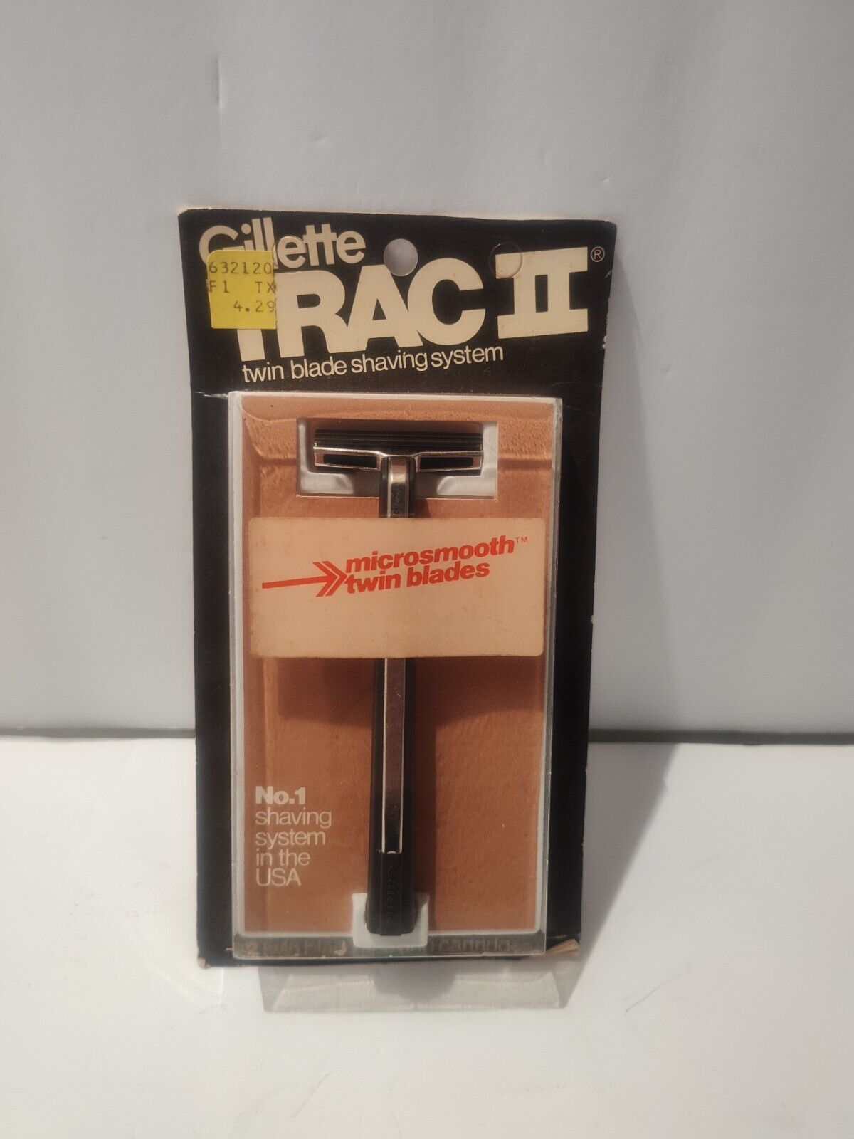 Vintage NOS Gillette TRAC II RAZOR w/2 Twin Blades NEW IN PACKAGE