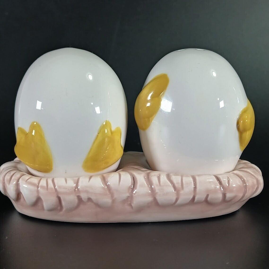 Ganz Eggs in Nest Salt and Pepper Shakers Ceramic