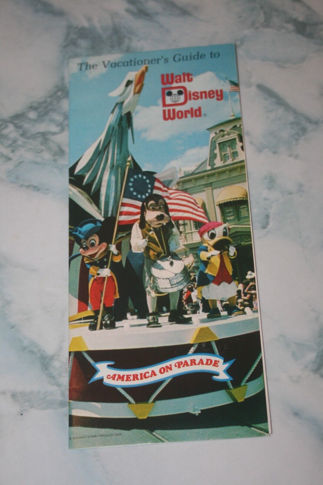 Vintage 1975 Disney World Vacationer's Guide to Disney America on Parade
