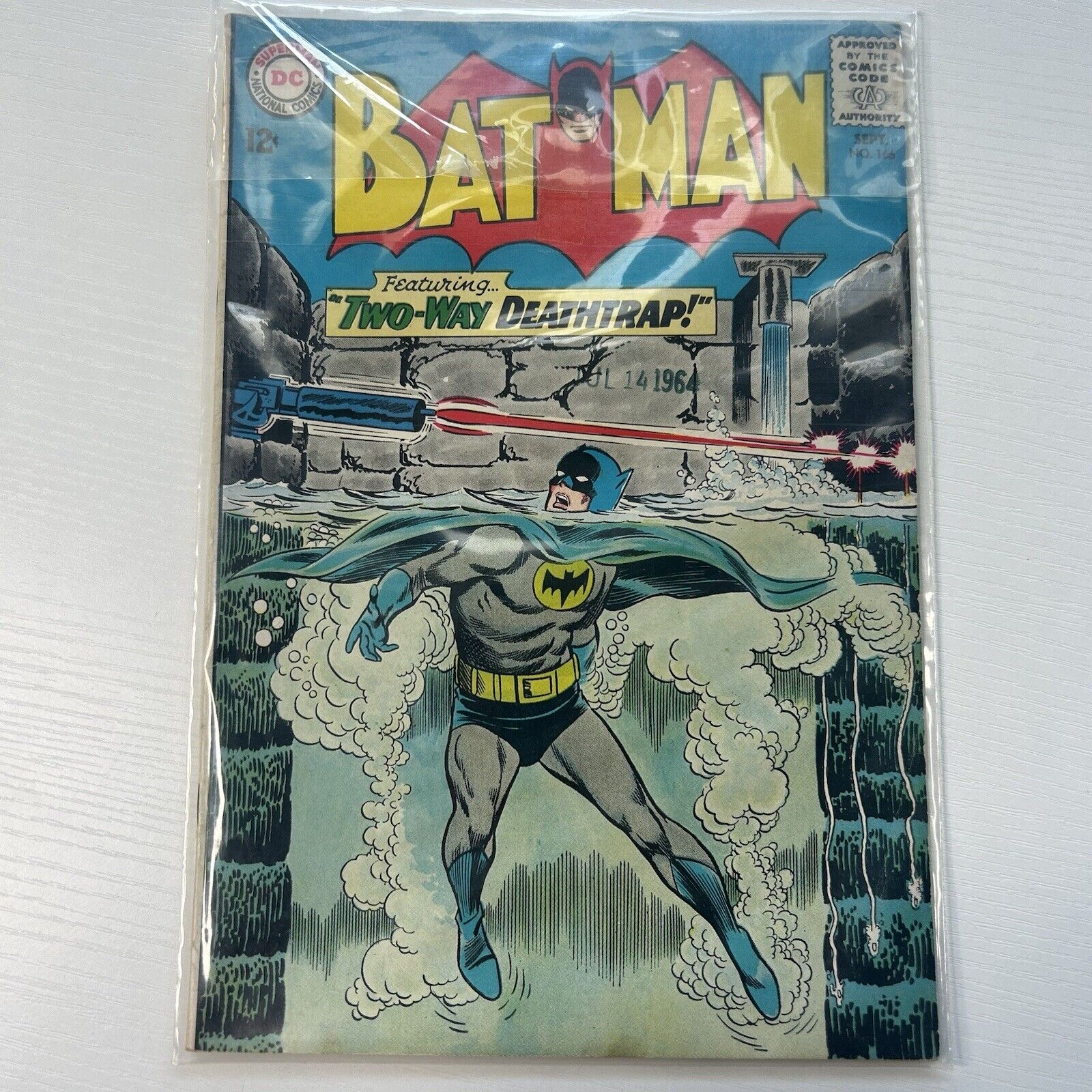 Batman 166 - Two Way Deathtrap - Robin 1964