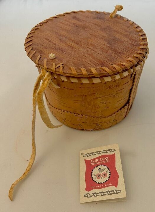 Acho Dene Birchbark Hand-Crafted Round Basket * Signed