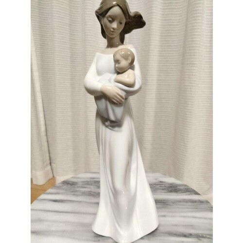 ❣️Lladro NAO❣️My beloved child figurine in excellent condition