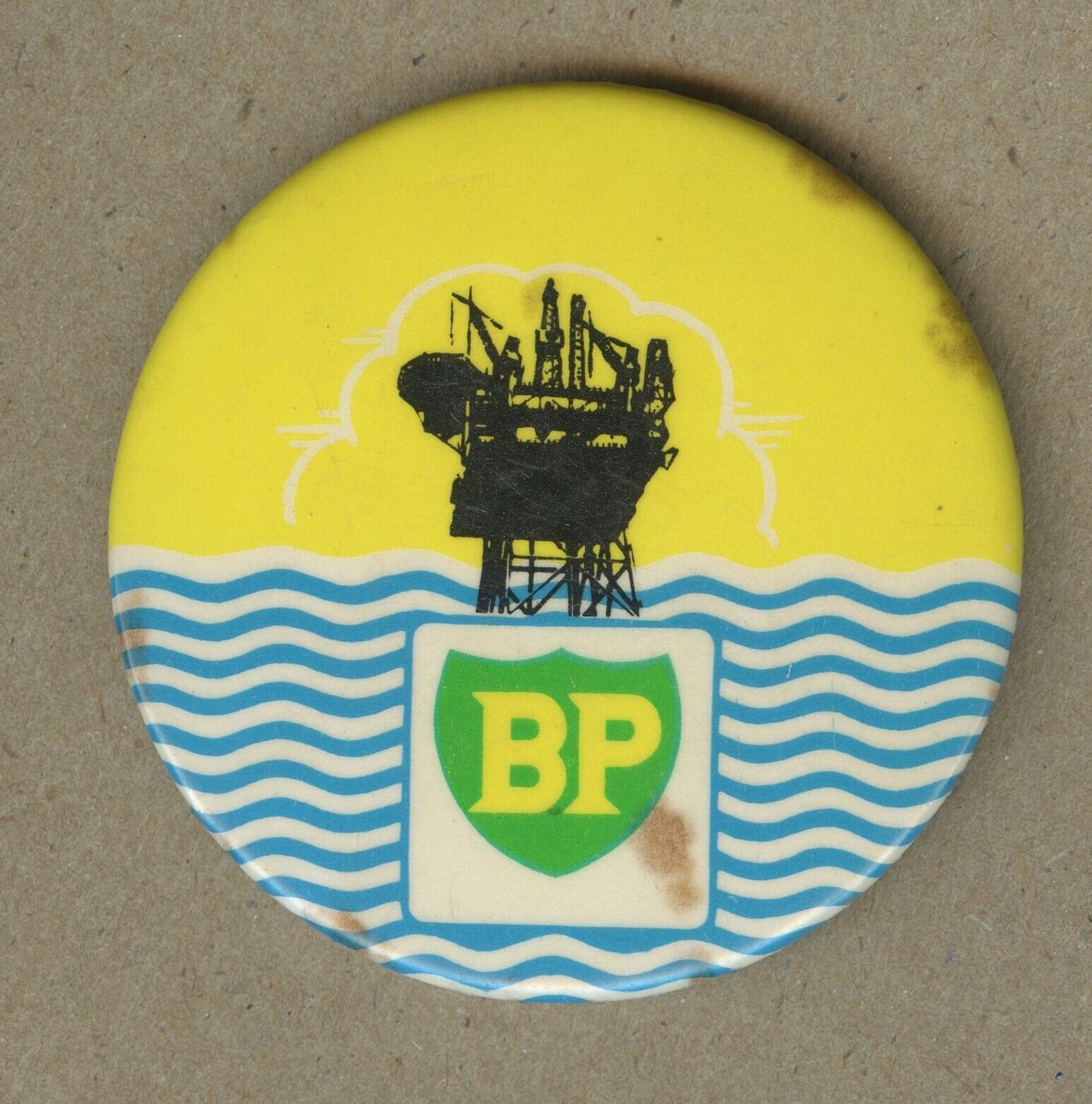 BP British Petroleum Company Oil Rig Vintage Pinback Button Pin c1970s