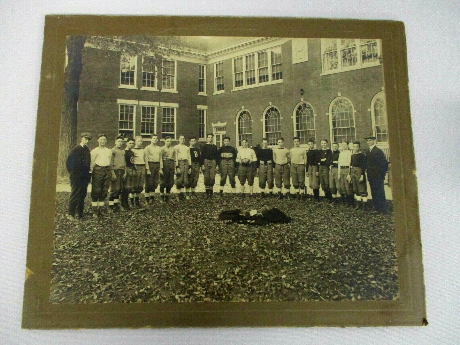 ORIGINAL ANTIQUE 1917 BRISTOL CONNECTICUT HIGH SCHOOL FOOTBALL TEAM PHOTOGRAPH