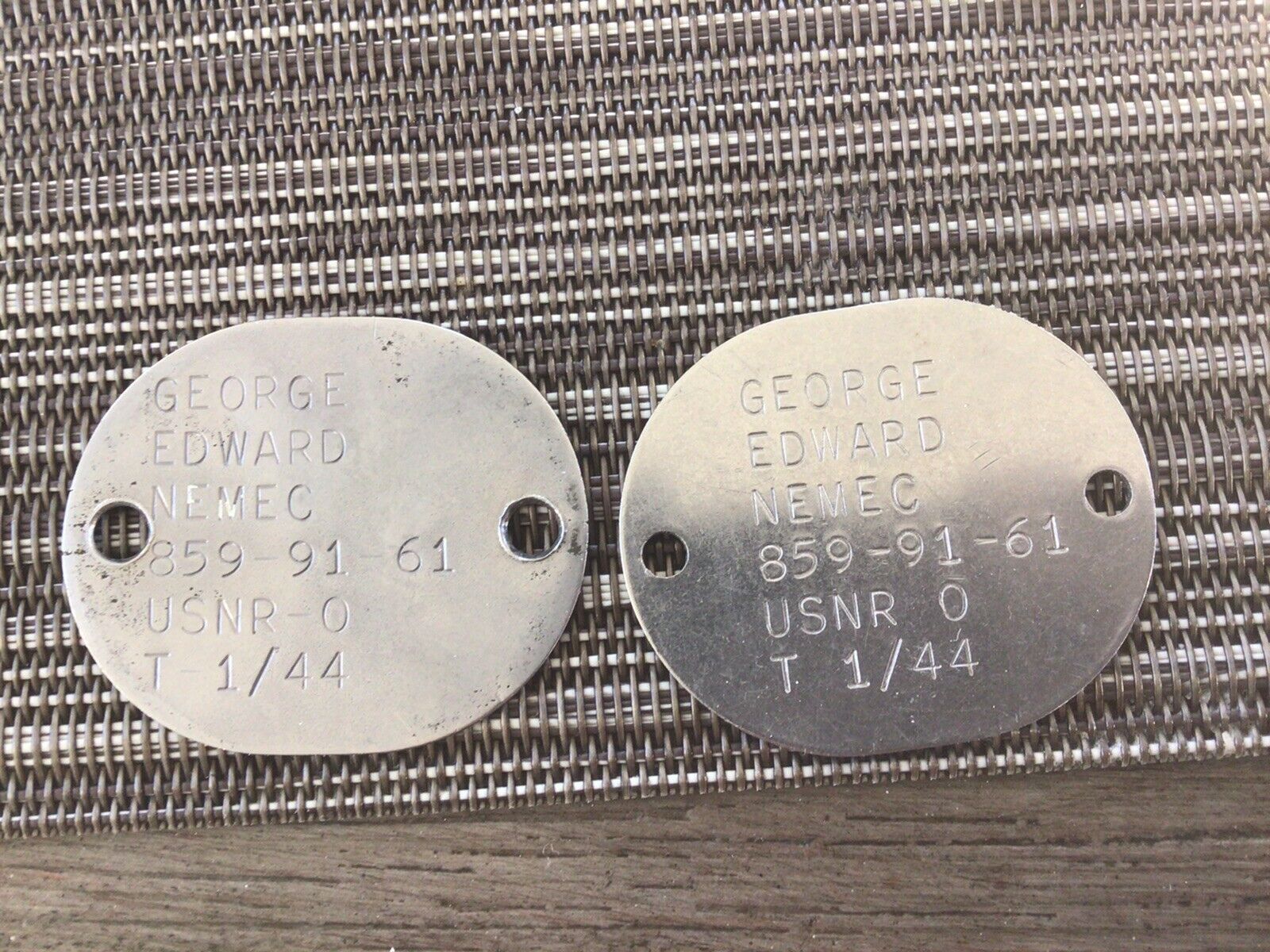 Vtg USNR WW2 Dog Tags 1/44 Set of 2 Original Iowan