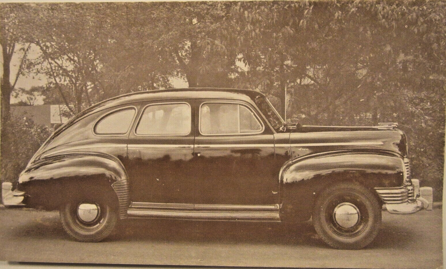 1947 NASH 600 4-DOOR SEDAN, b&w dealer postcard