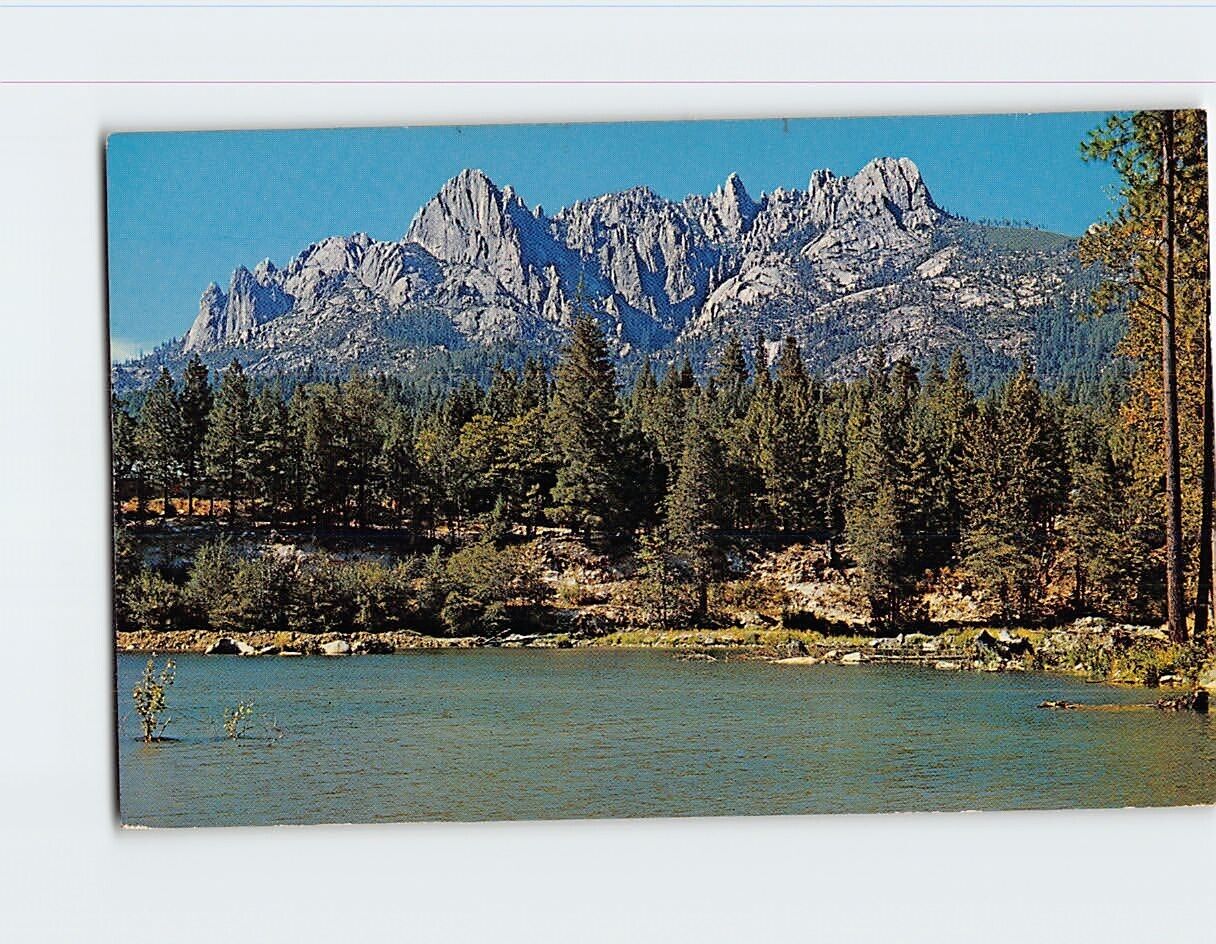 Postcard Castle Crags Castella California USA