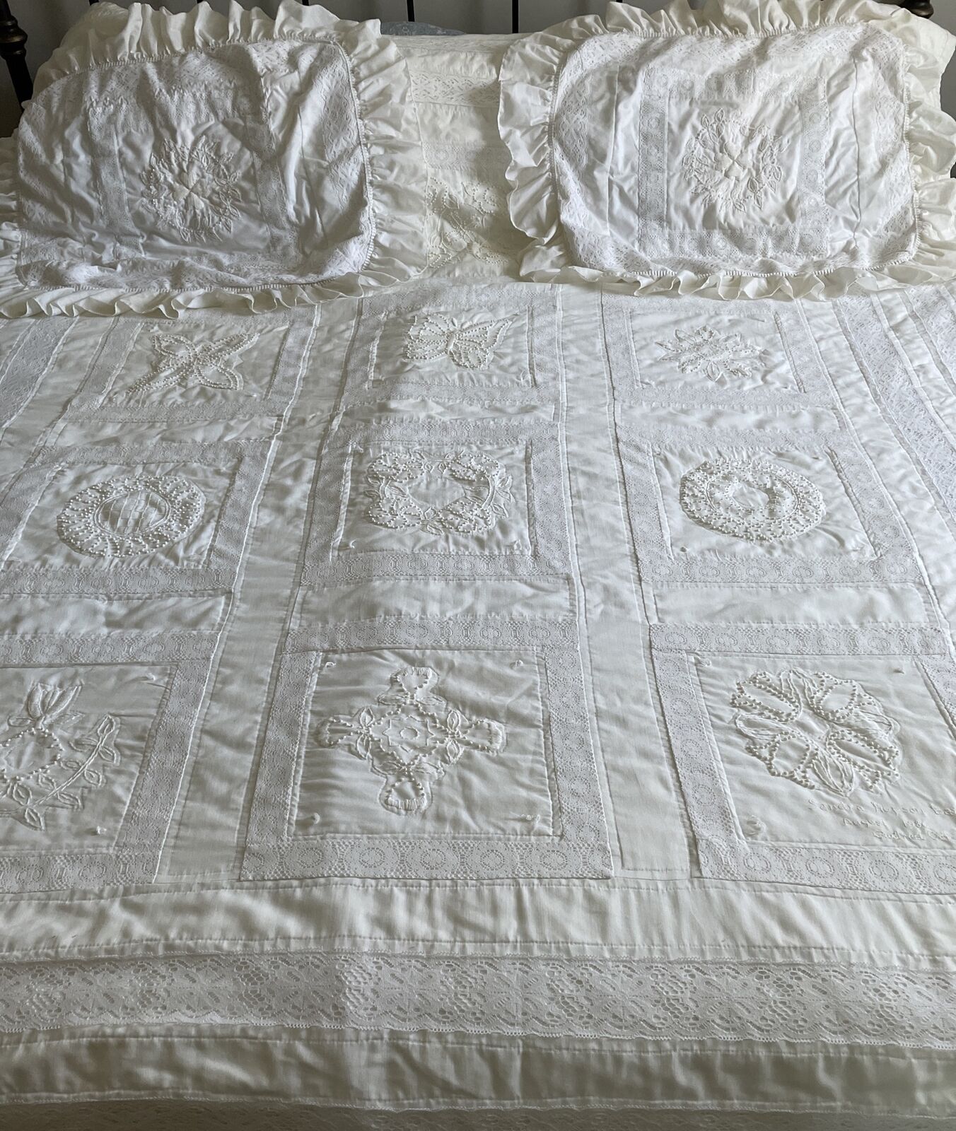 Estate Vintage Grandma\'s Hand Quilted Embroidered Quilt And Shams 75 X 89 Ivory