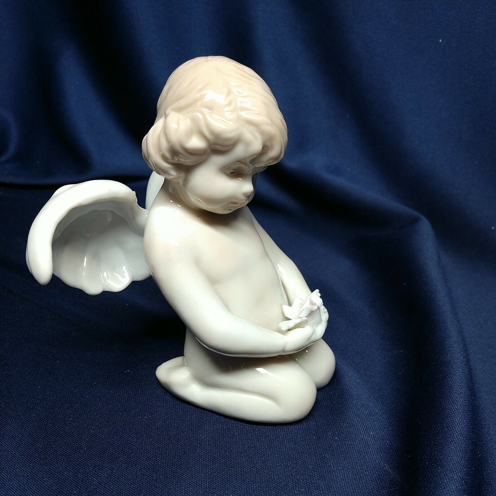 Russ Berrie Dreamangels A Touch Of Innocence 15382 Porcelain Figurine 