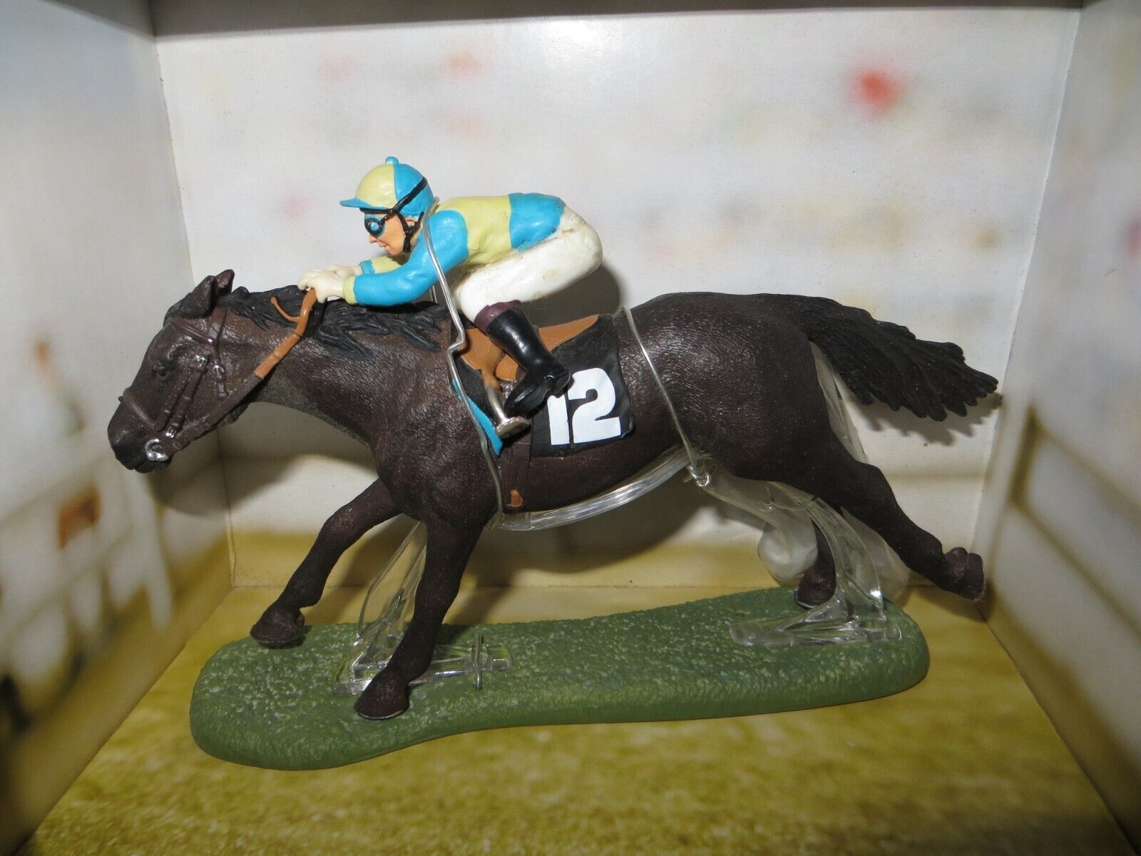 SCHLEICH HORSE figurine Racing &  jockey 42027 Retired NIB Kentucky Derby