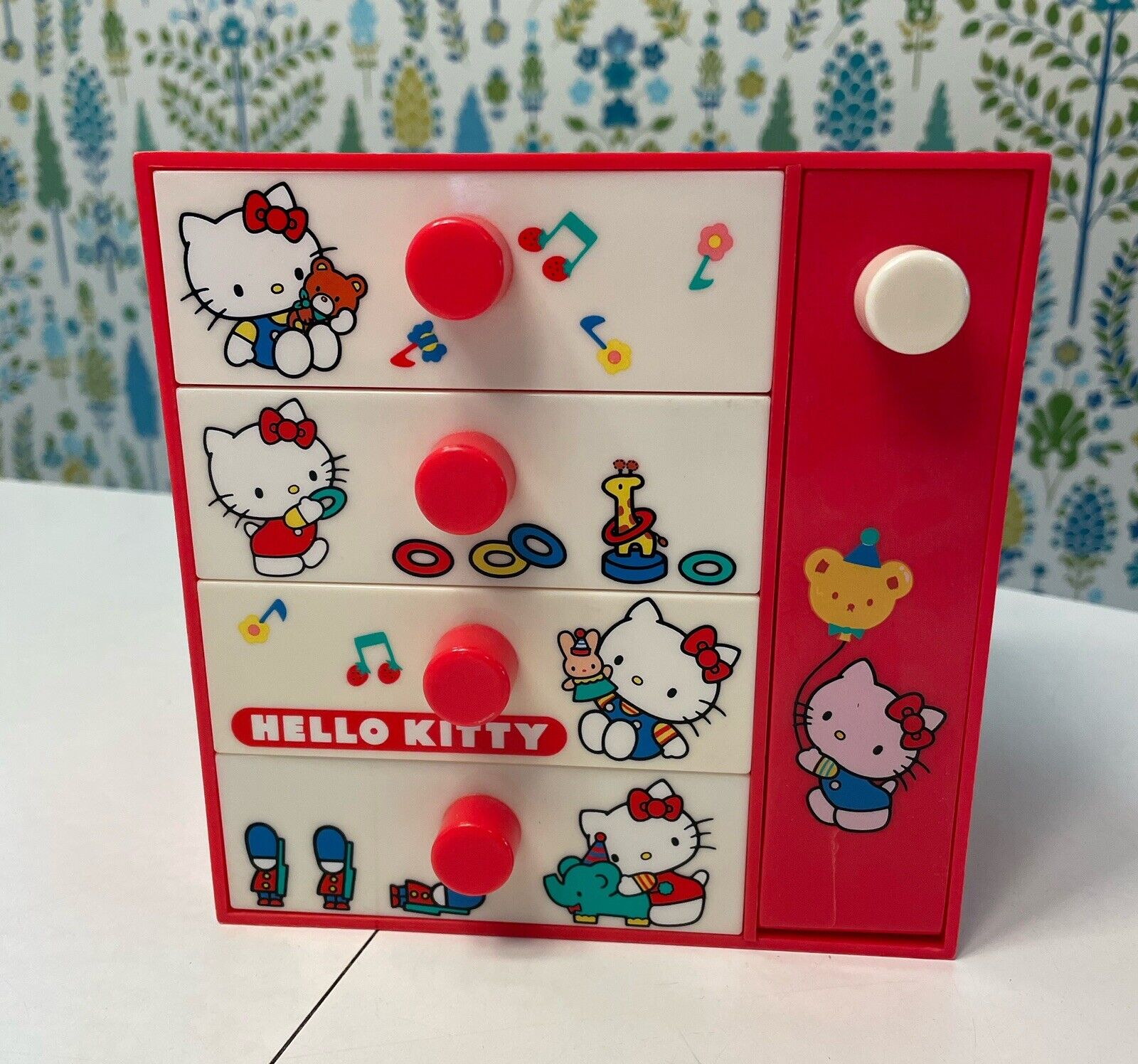 Early 1976 Hello Kitty/Four-Tier Accessory Case/Tabletop Storage Box