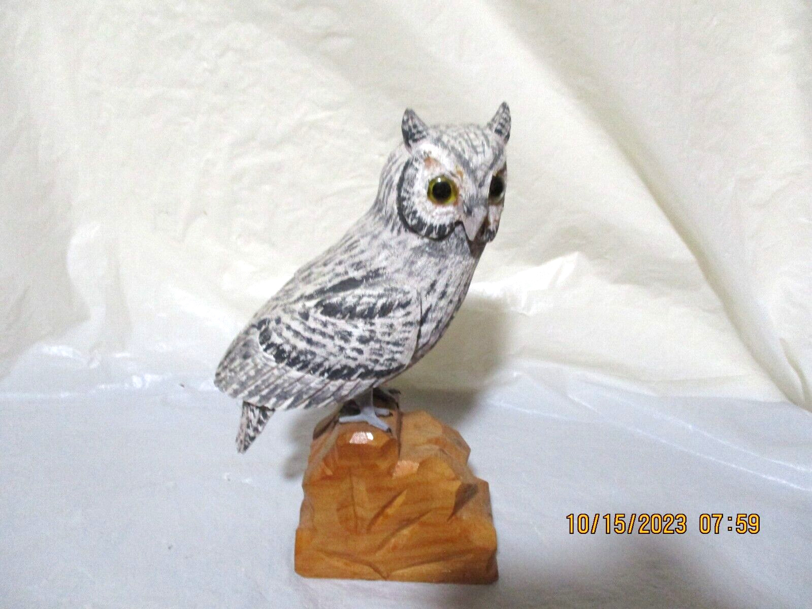VTG 1987 Hand Carved and Painted Horned Gray & White Owl Signed Eric Gudat, 8.5