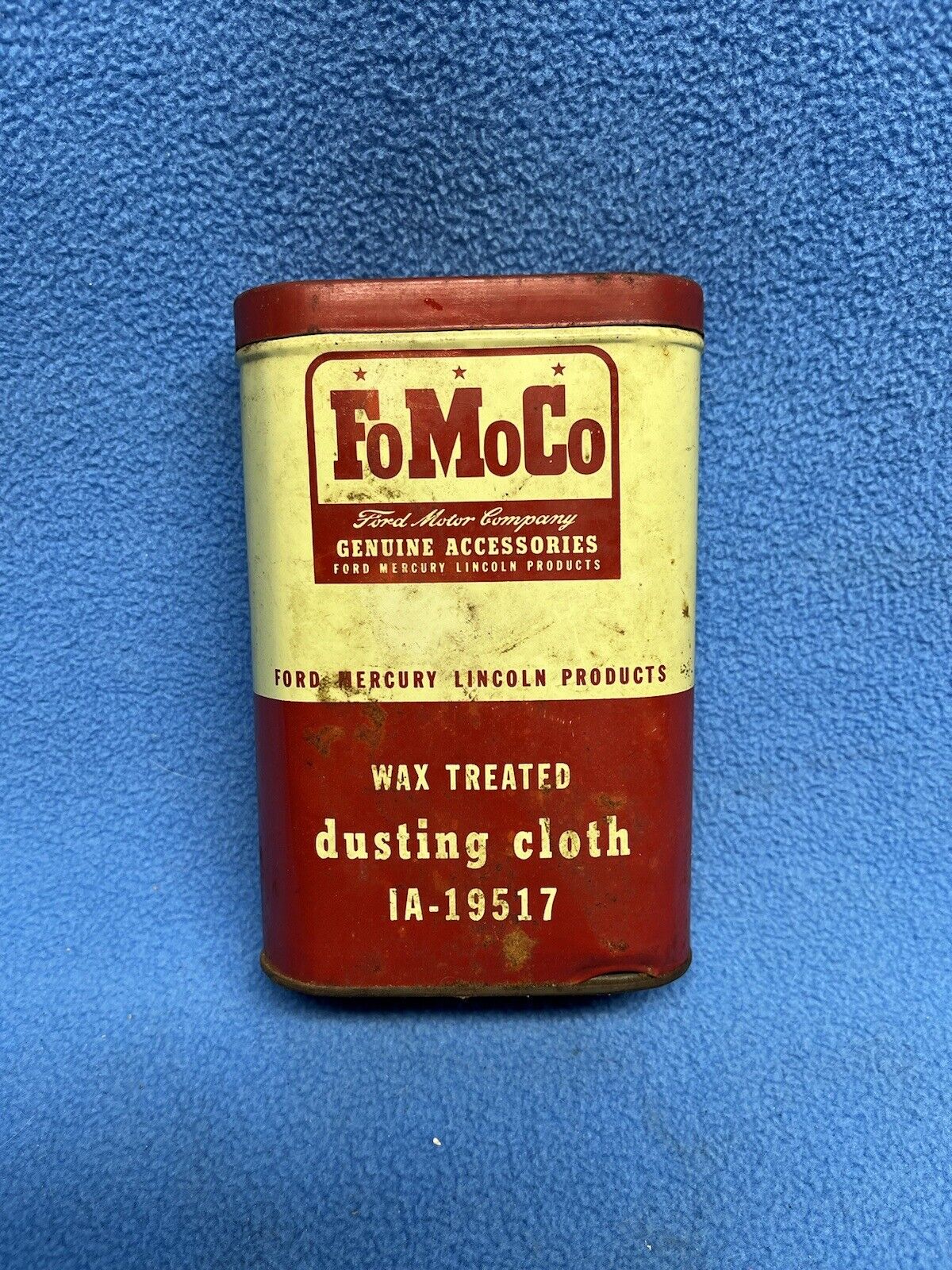 Vintage Ford FoMoCo Wax Treated Dusting Cloth Tin Can IA-19517 Cloth Included