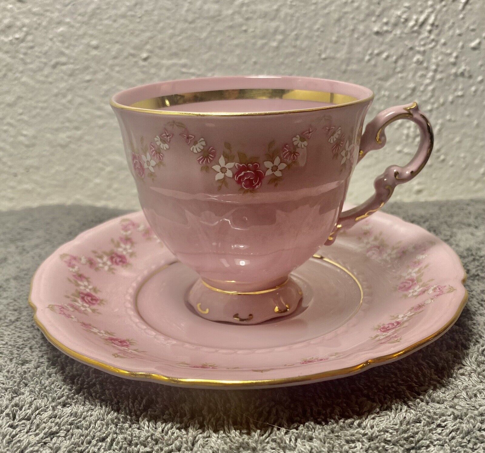 Leander 1907 Pink Porcelain Tea Cup 14k Gold Trim Czech Republic Handpainted